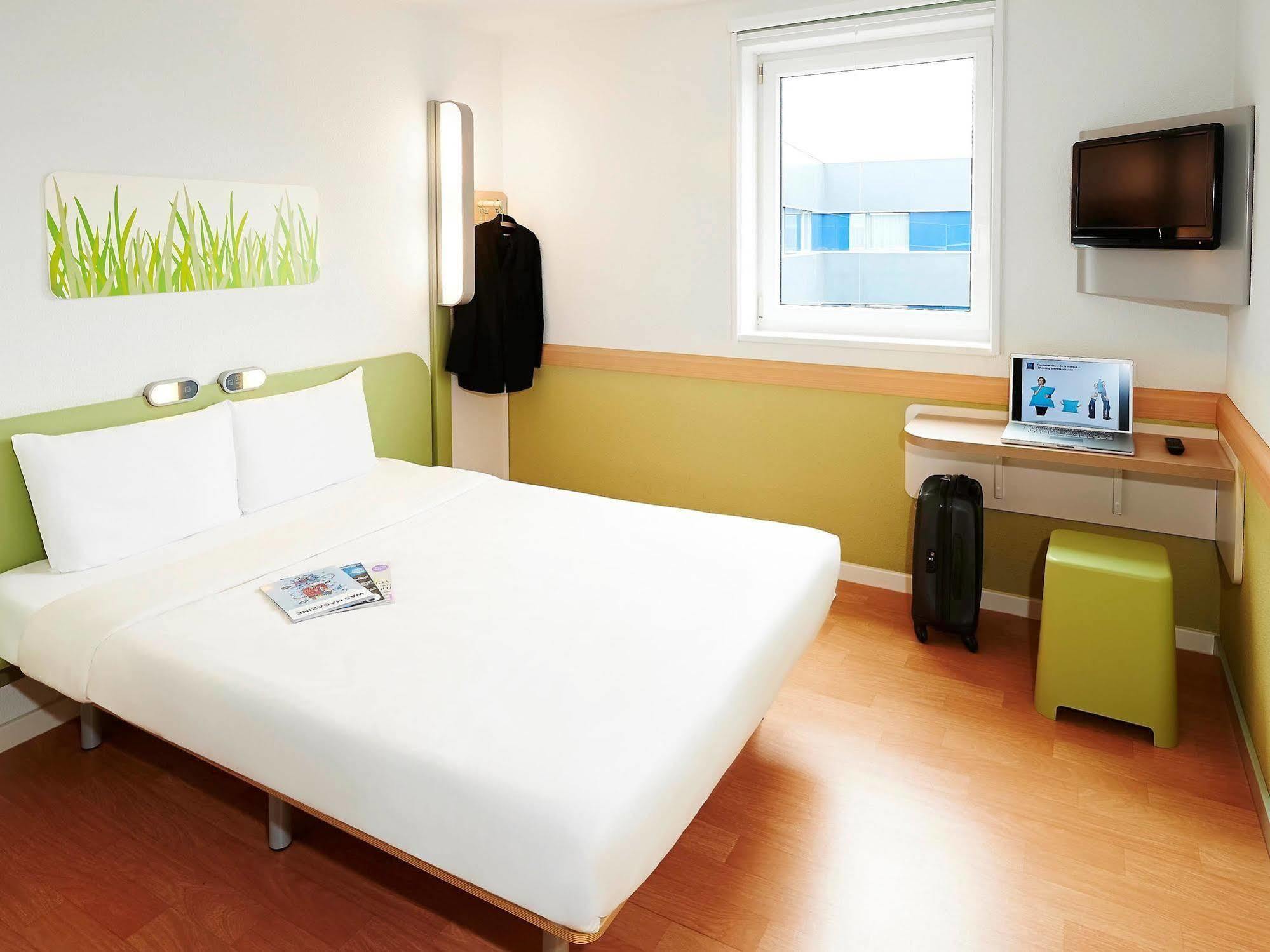 Ibis Budget Thonon Les Bains Екстериор снимка